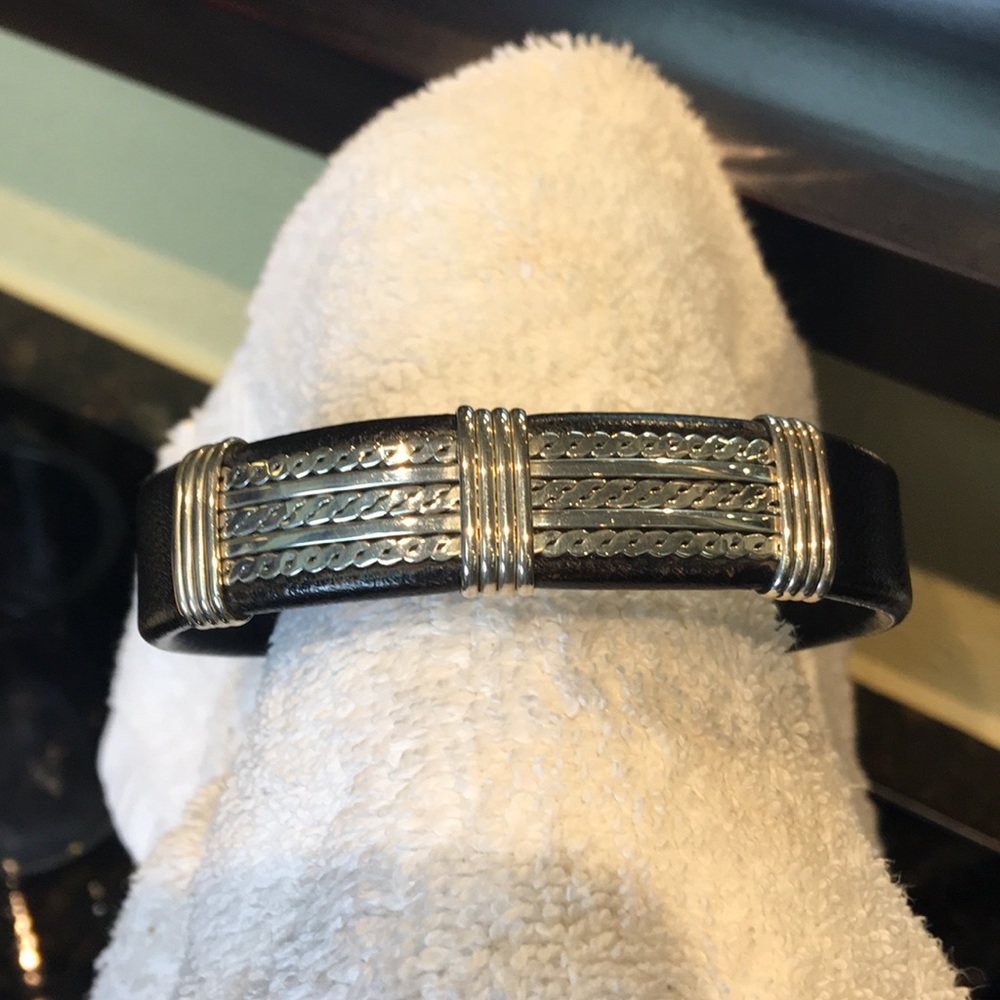 Silver and Black Leather Men’s Cuff - Picture 2 of 3